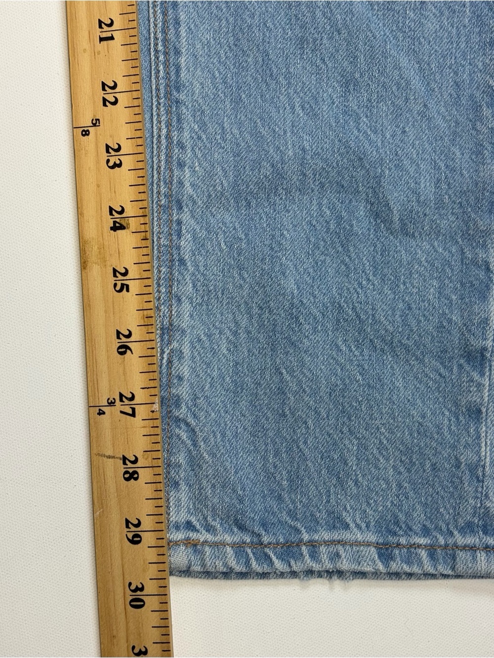 AMERICAN EAGLE 00 HIGH RISE STRAIGHT LEG DISTRESSED JEANS LIGHT WASH - Picture 8 of 9